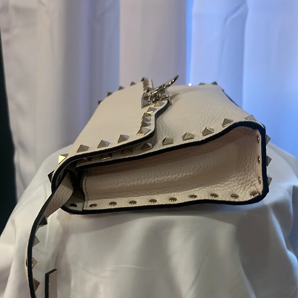 Valentino Garavani Rockstud Crossbody Shoulder Bag Pebble Calf Leather Ivory - Picture 9 of 17